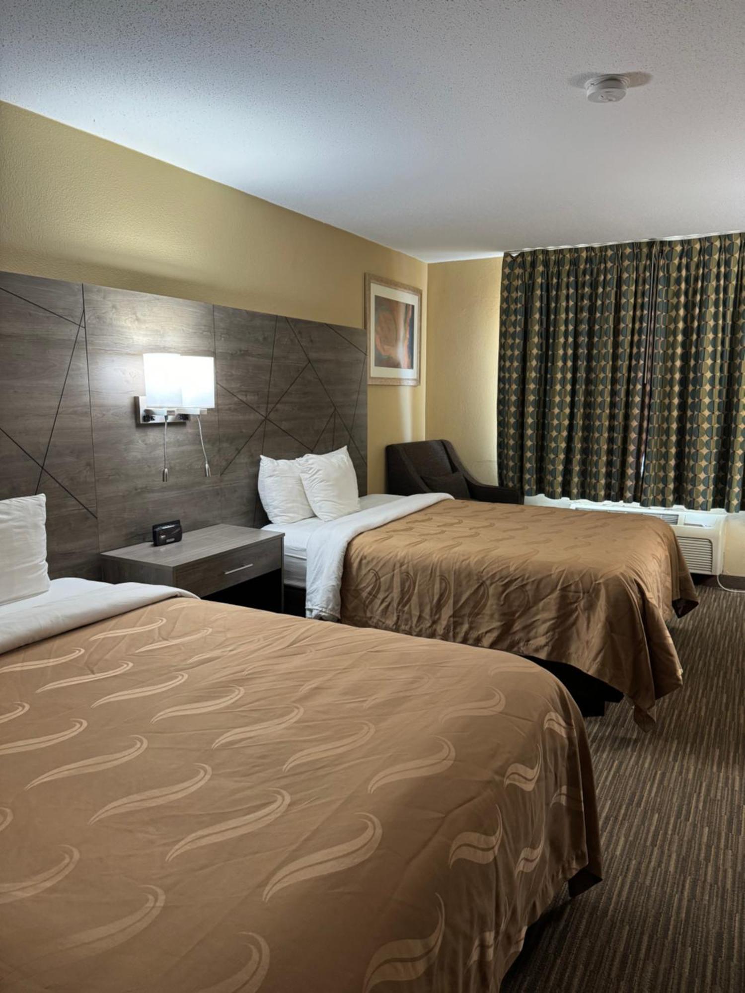 Quality Near I-72 And Hwy 51 Forsyth